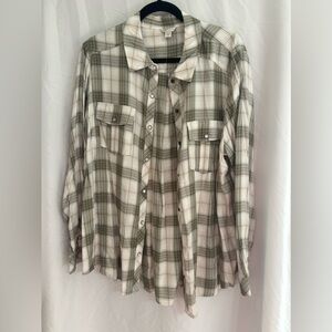 Women’s Pearl Snap Shirt